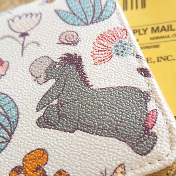 NWT Dooney & Bourke Disney Parks Winnie The Pooh & Friends 3/4 Zip Long Wallet - Picture 8 of 17